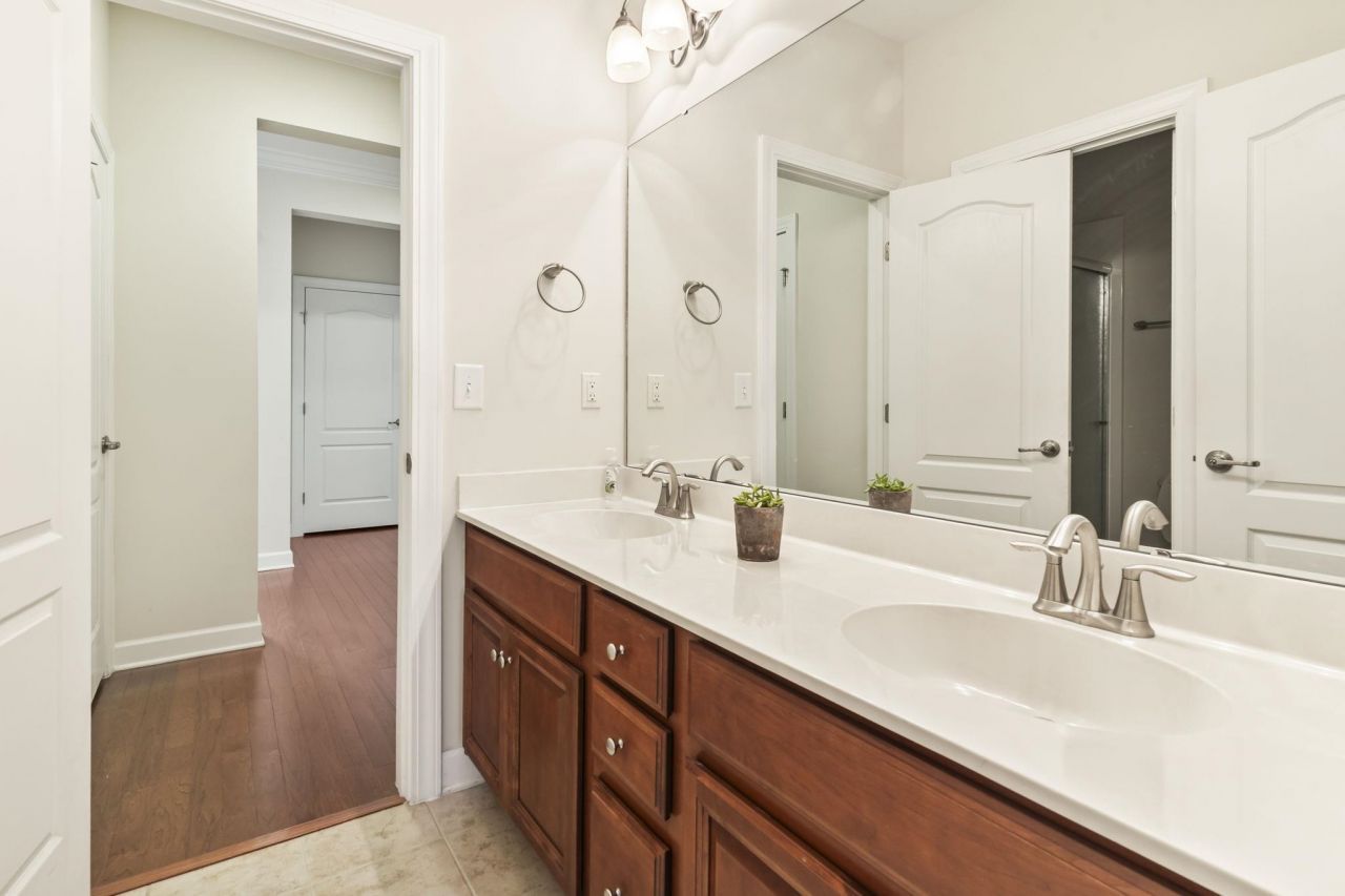 1429 Thames Ct. Photo 16