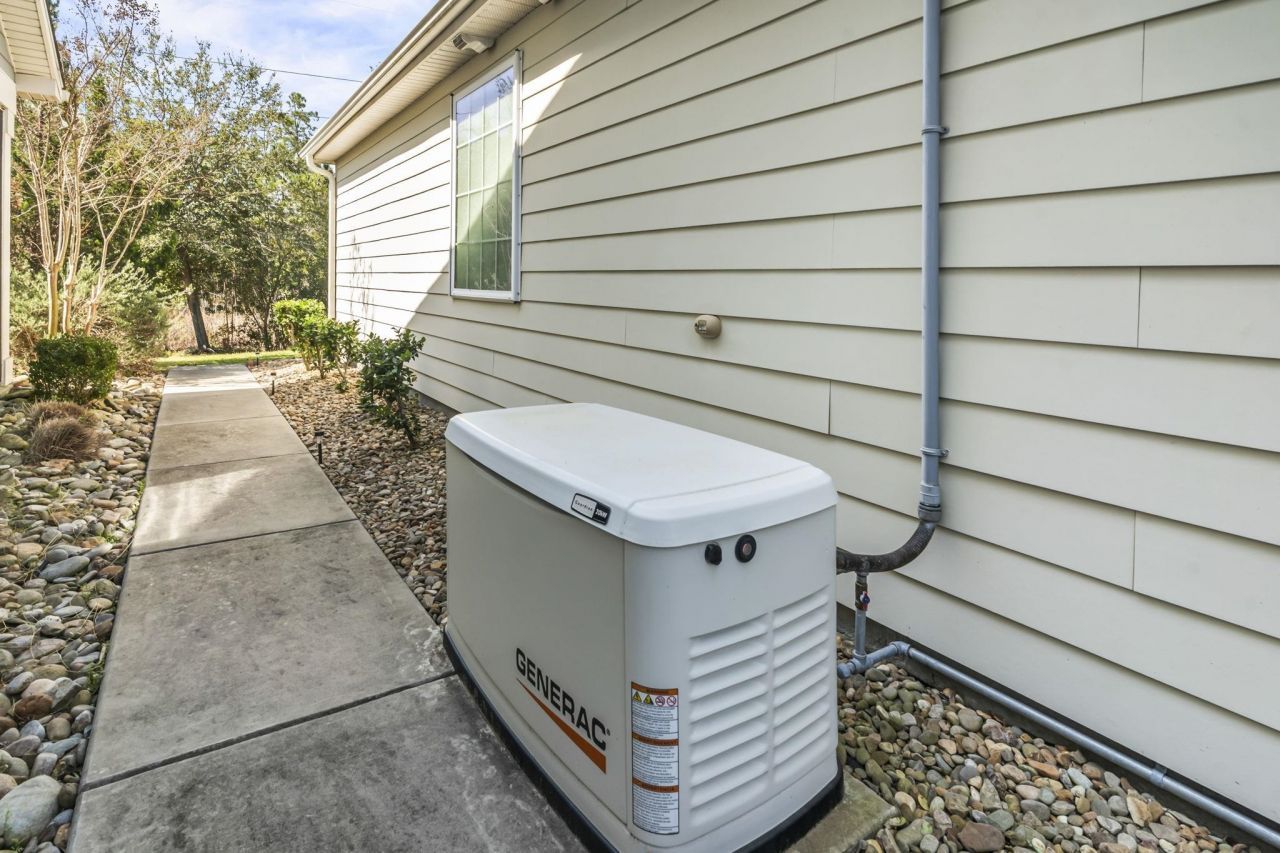 1429 Thames Ct. Photo 32