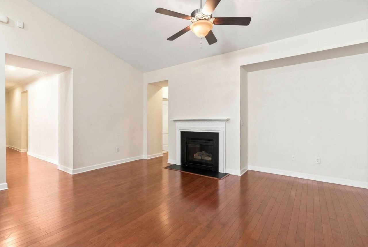 1429 Thames Ct. Photo 6