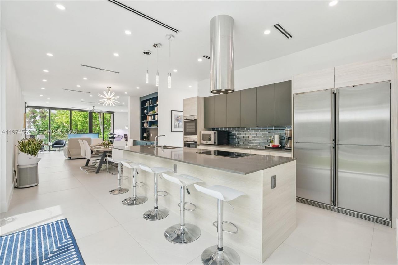 1845 NE 124th St , North Miami, FL 33181 Photo