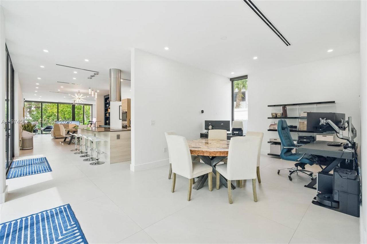 1845 NE 124th St , North Miami, FL 33181 Photo