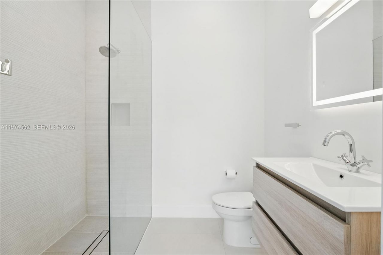 1845 NE 124th St , North Miami, FL 33181 Photo