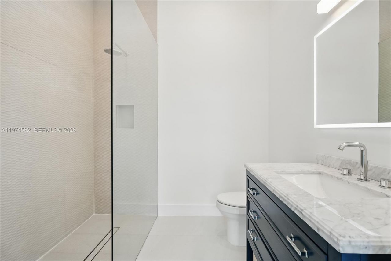 1845 NE 124th St , North Miami, FL 33181 Photo