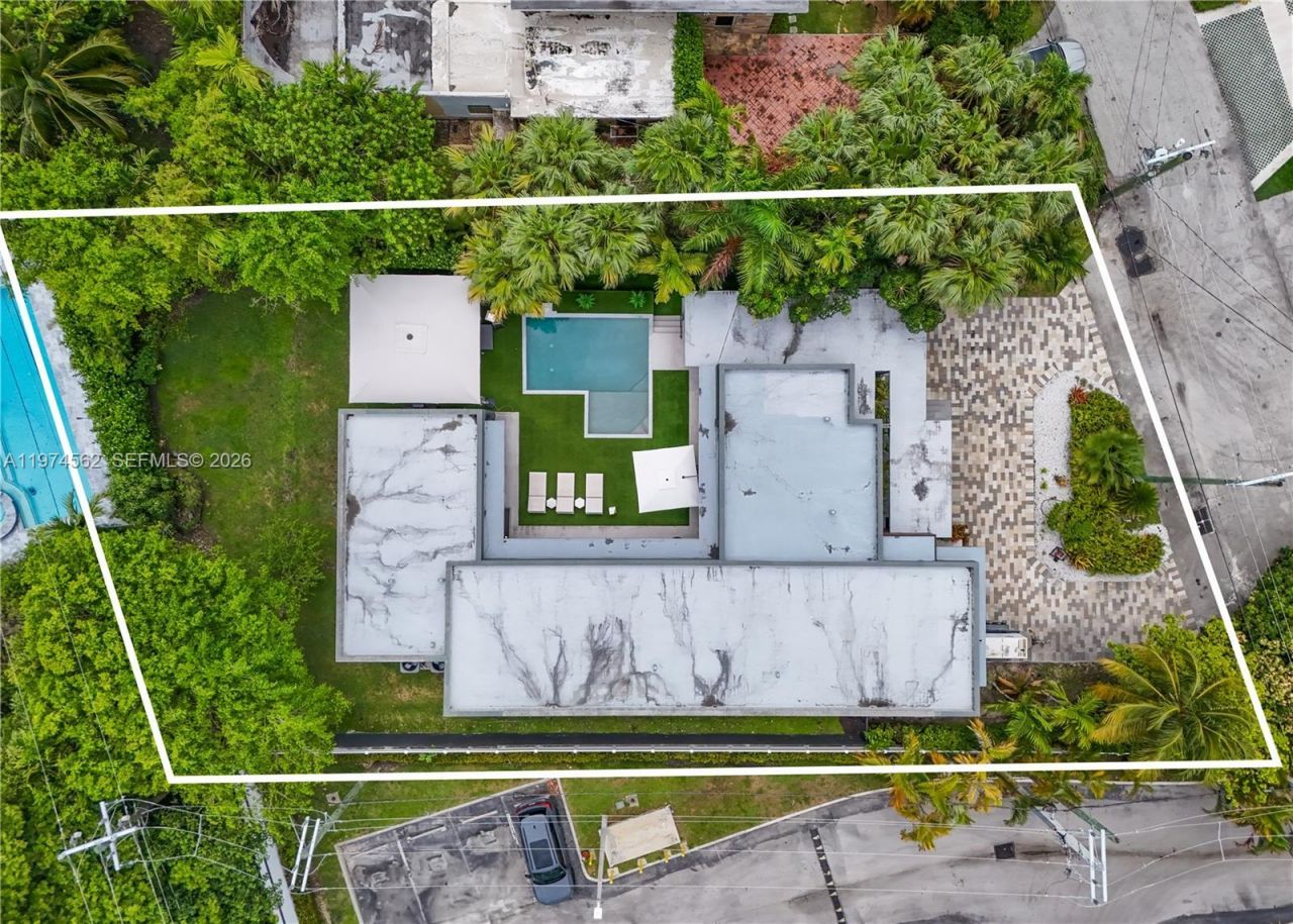 1845 NE 124th St , North Miami, FL 33181 Photo