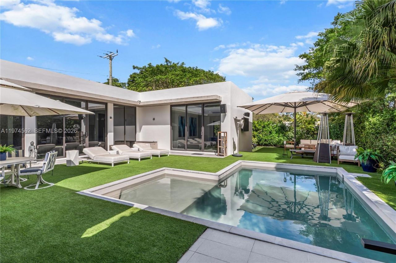 1845 NE 124th St , North Miami, FL 33181 Photo