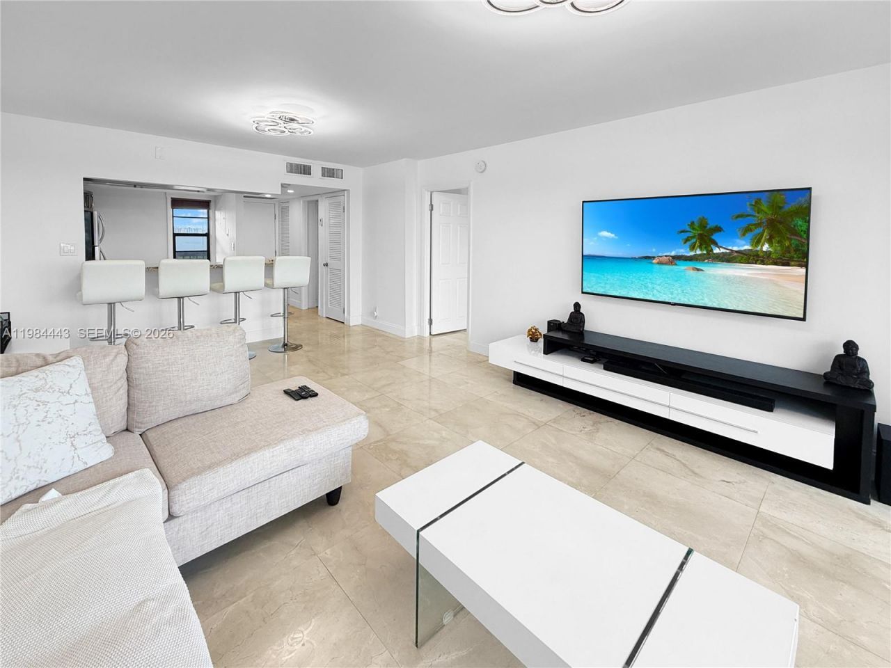 3301 N Country Club Dr , Unit 804, Aventura, FL 33180 Photo