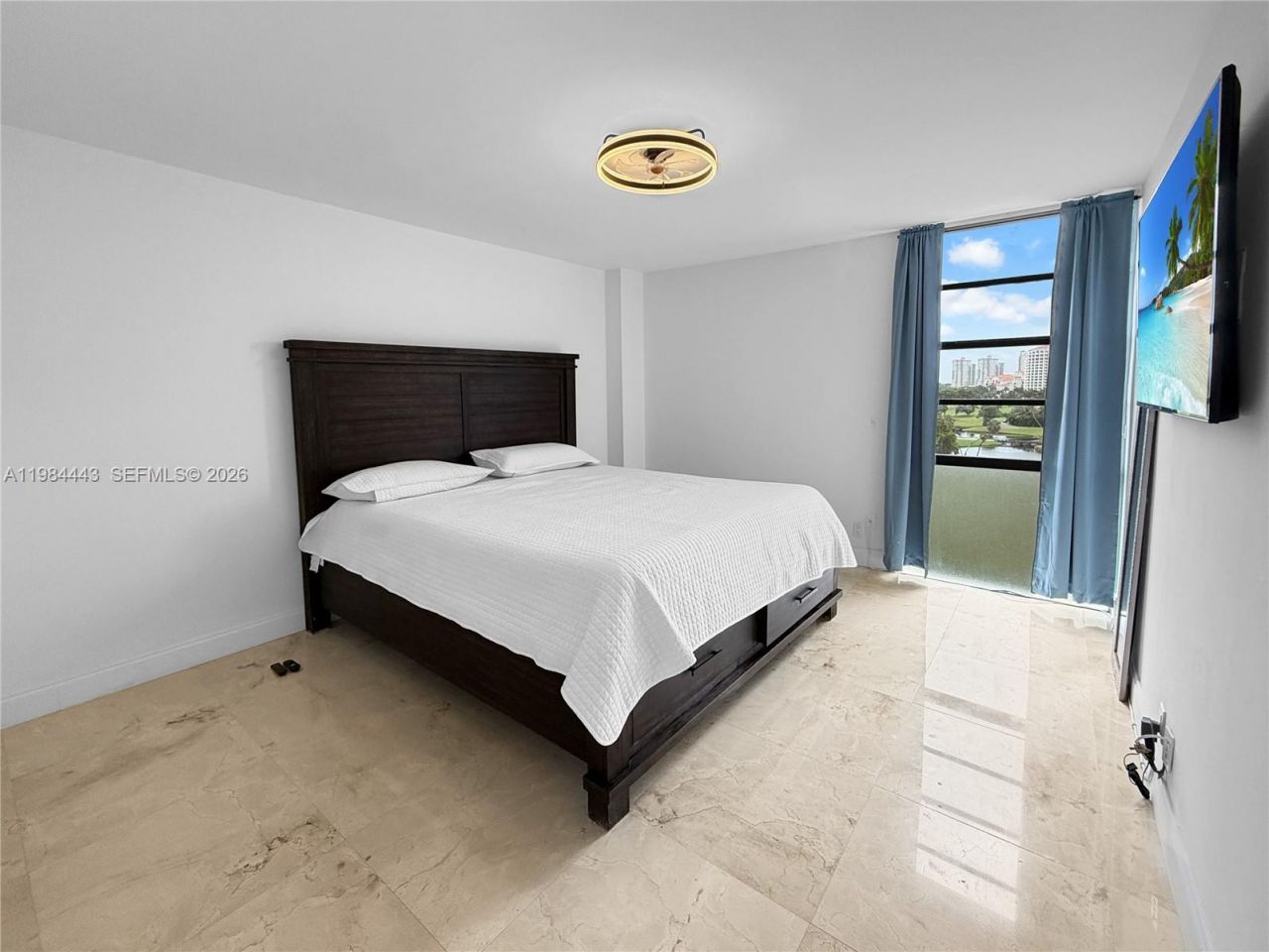 3301 N Country Club Dr , Unit 804, Aventura, FL 33180 Photo