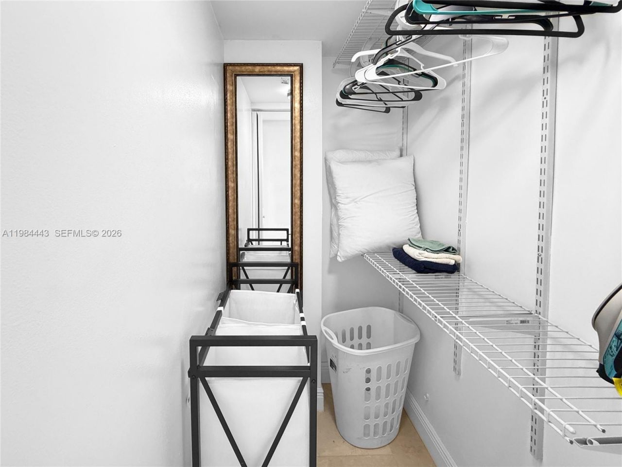 3301 N Country Club Dr , Unit 804, Aventura, FL 33180 Photo