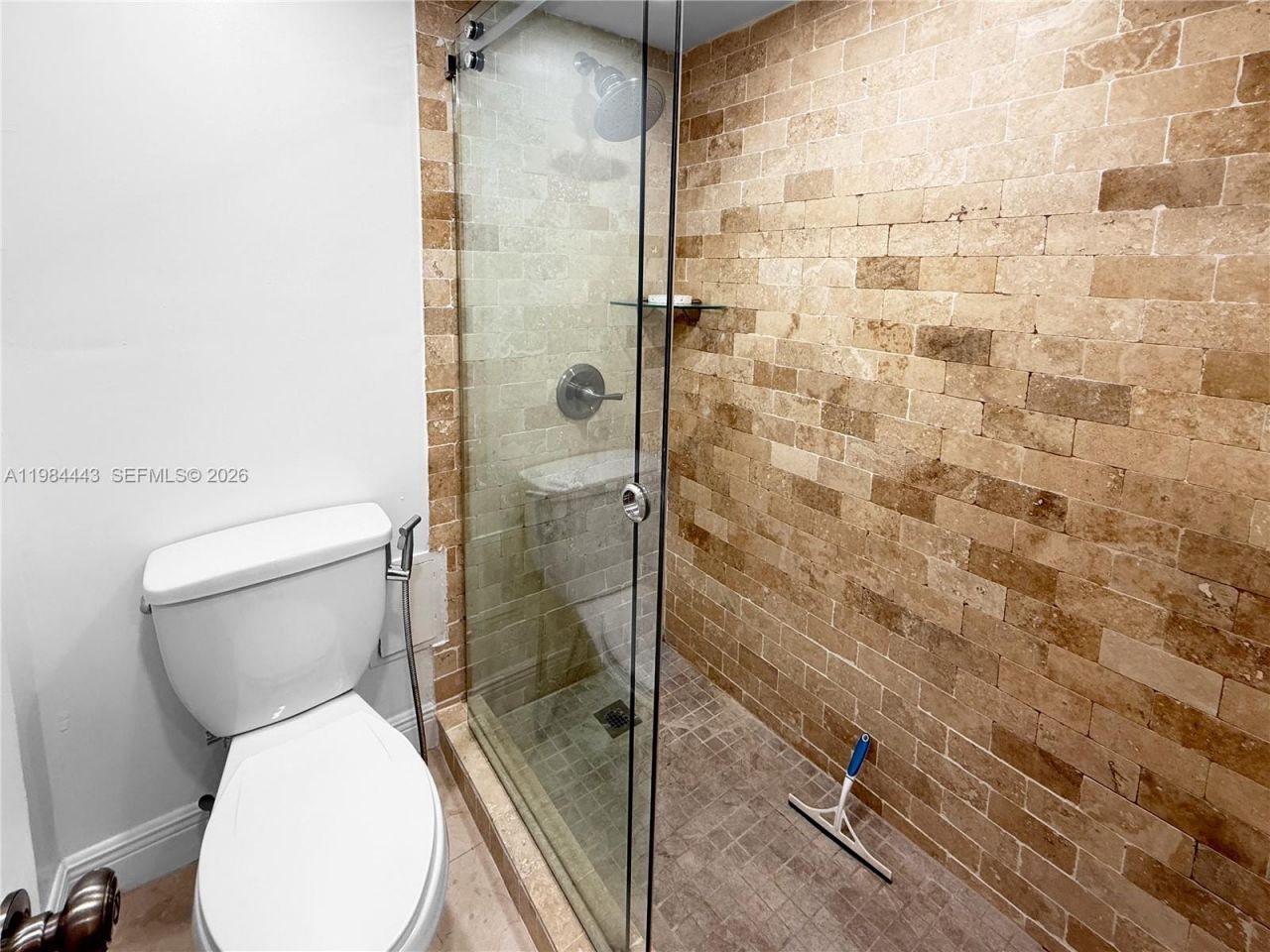 3301 N Country Club Dr , Unit 804, Aventura, FL 33180 Photo