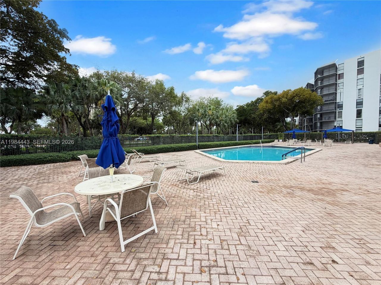 3301 N Country Club Dr , Unit 804, Aventura, FL 33180 Photo