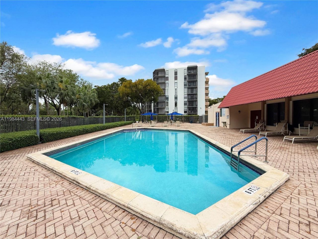 3301 N Country Club Dr , Unit 804, Aventura, FL 33180 Photo