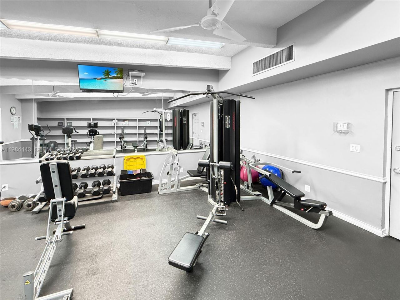 3301 N Country Club Dr , Unit 804, Aventura, FL 33180 Photo