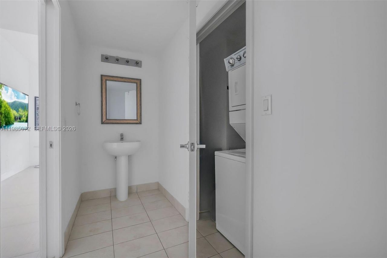 1900 N Bayshore Dr , Unit PH 5006, Miami, FL 33132 Photo