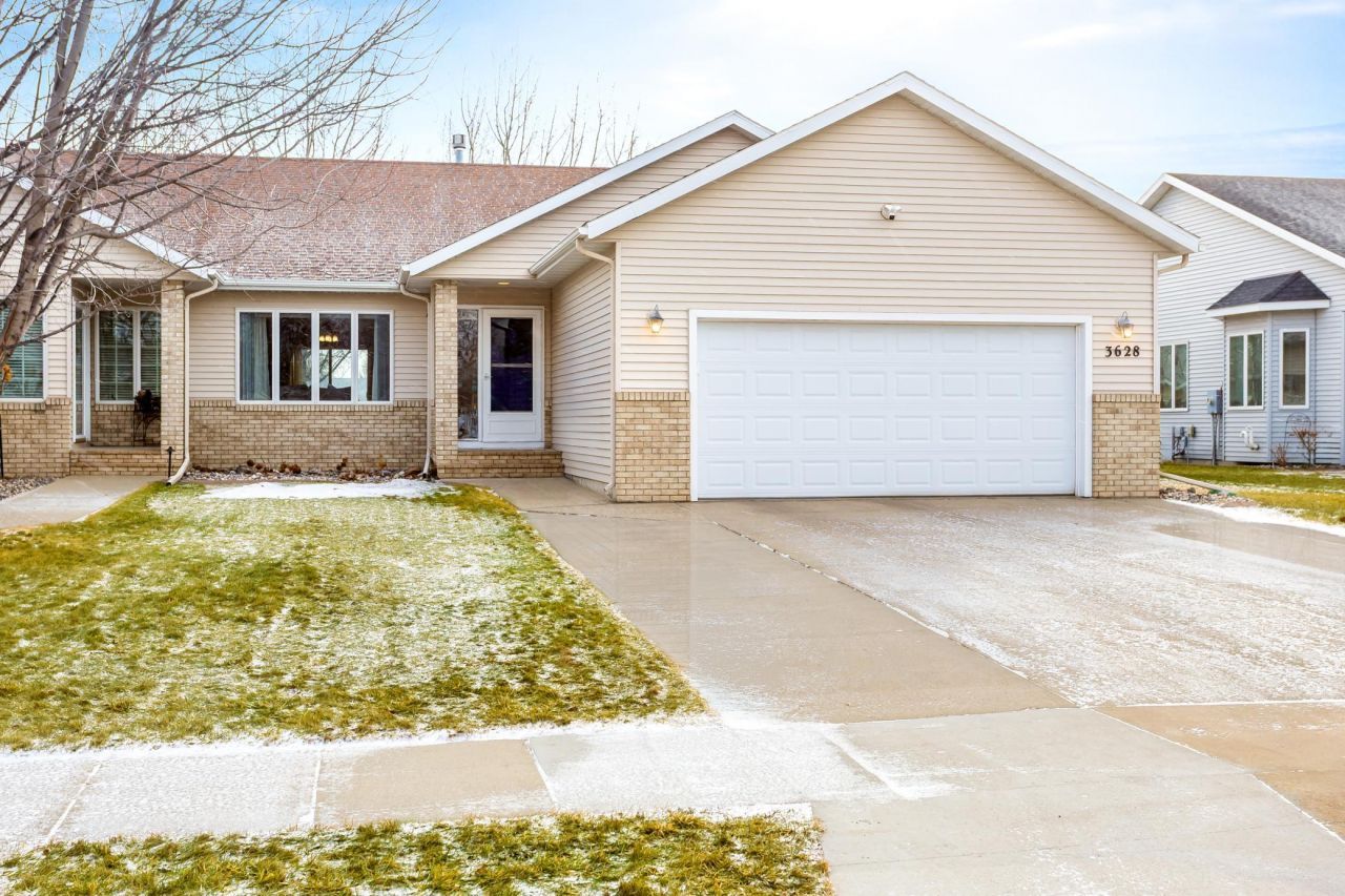 3628 28th Street S, Fargo, ND 58104 Main Photo