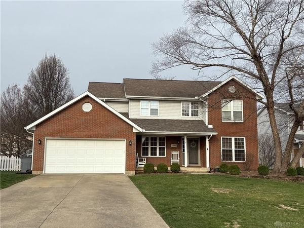 2882 Red Oak Circle, Troy, OH 45373