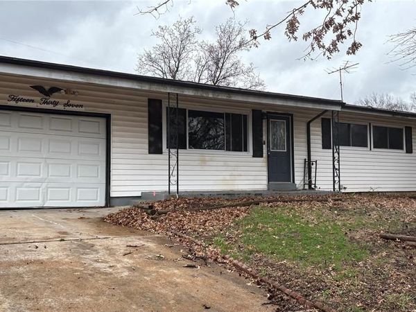 1537 Chesley Drive, St Louis, MO 63136
