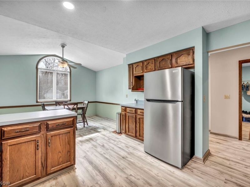 9841 Brookline Oval, Strongsville, OH 44136 Photo 11