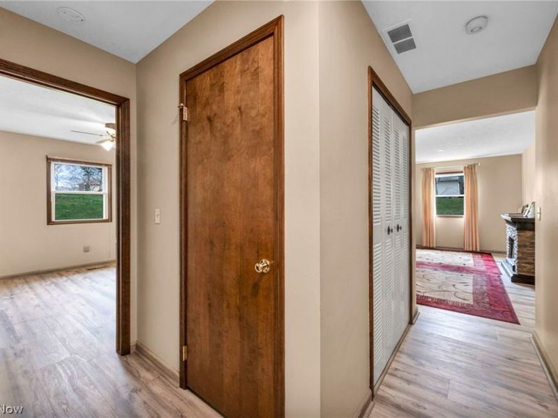 9841 Brookline Oval, Strongsville, OH 44136 Photo 19