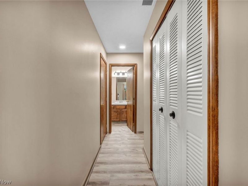 9841 Brookline Oval, Strongsville, OH 44136 Photo 21