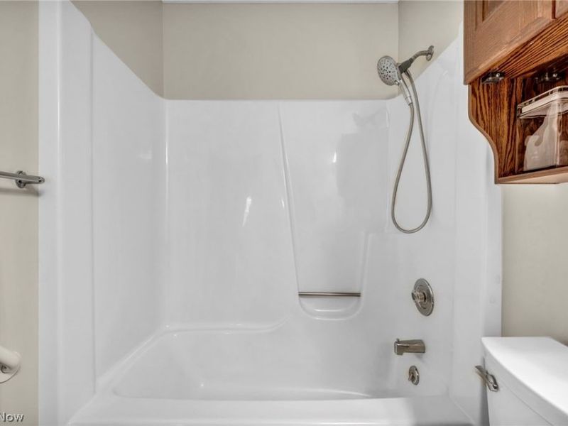 9841 Brookline Oval, Strongsville, OH 44136 Photo 28