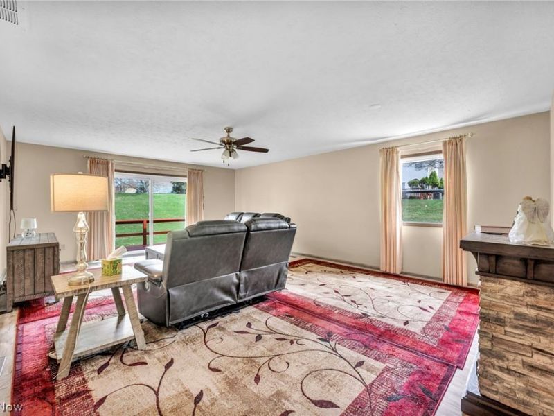 9841 Brookline Oval, Strongsville, OH 44136 Photo 3