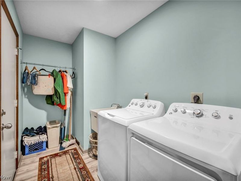 9841 Brookline Oval, Strongsville, OH 44136 Photo 31