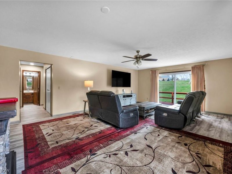 9841 Brookline Oval, Strongsville, OH 44136 Photo 5