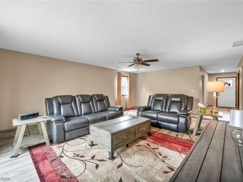 9841 Brookline Oval, Strongsville, OH 44136 Photo 6