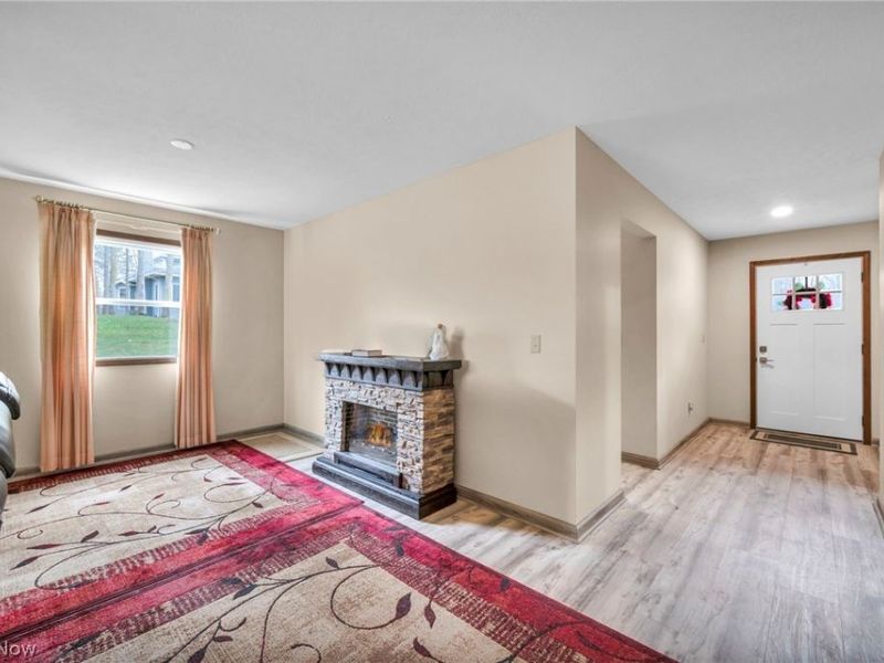 9841 Brookline Oval, Strongsville, OH 44136 Photo 7