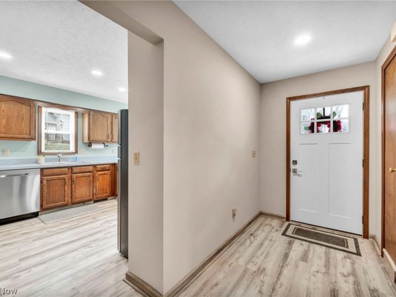 9841 Brookline Oval, Strongsville, OH 44136 Photo 9