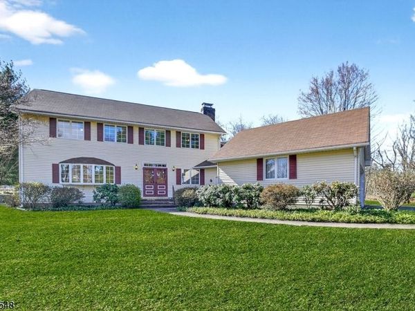 77 Meadow Run Dr, Montgomery, NJ 08558