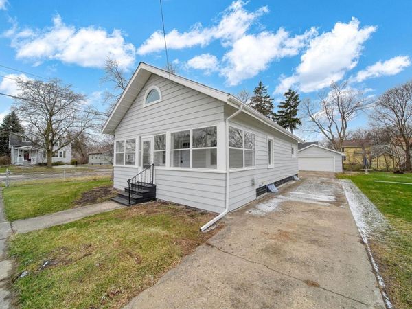 610 Seventh Street, Jackson, MI 49203