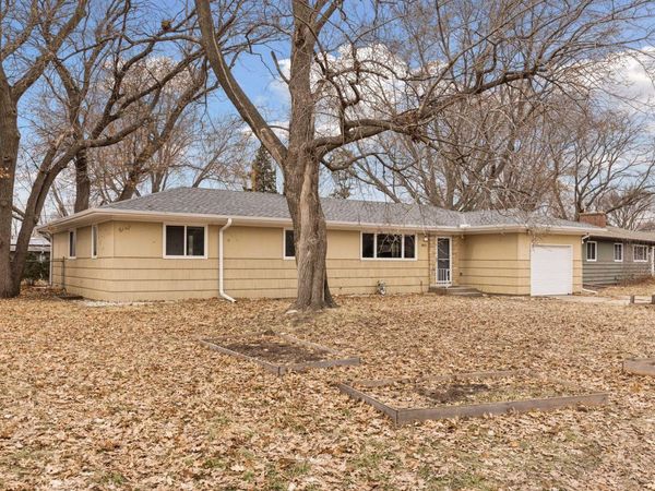 3011 Asbury Street, Roseville, MN 55113