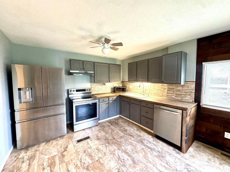 207 E Mill Street , Circleville, OH 43113 Photo 12