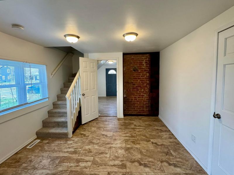 207 E Mill Street , Circleville, OH 43113 Photo 6