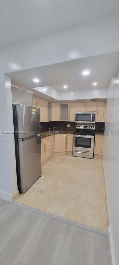 455 Golden Isles Dr, Unit 310, Hallandale Beach, FL 33009 Photo