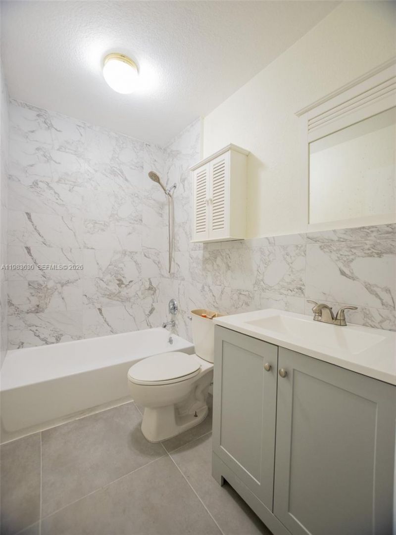 4803 NW 9th Dr , Unit 4803, Plantation, FL 33317 Photo