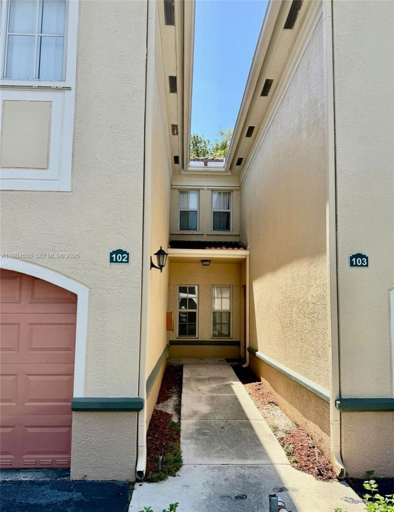 2560 Centergate Dr , Unit 102, Miramar, FL 33025 Photo