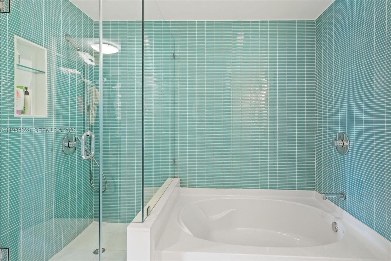 3340 NE 190th St, Unit 504, Aventura, FL 33180 Photo