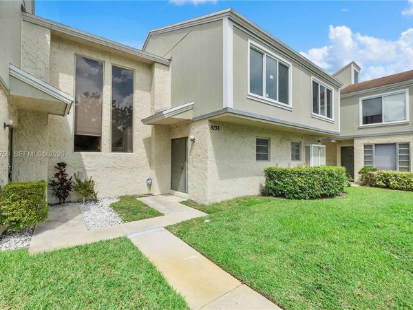 8133 Lagos De Campo Blvd, Unit J-1, Tamarac, FL 33321