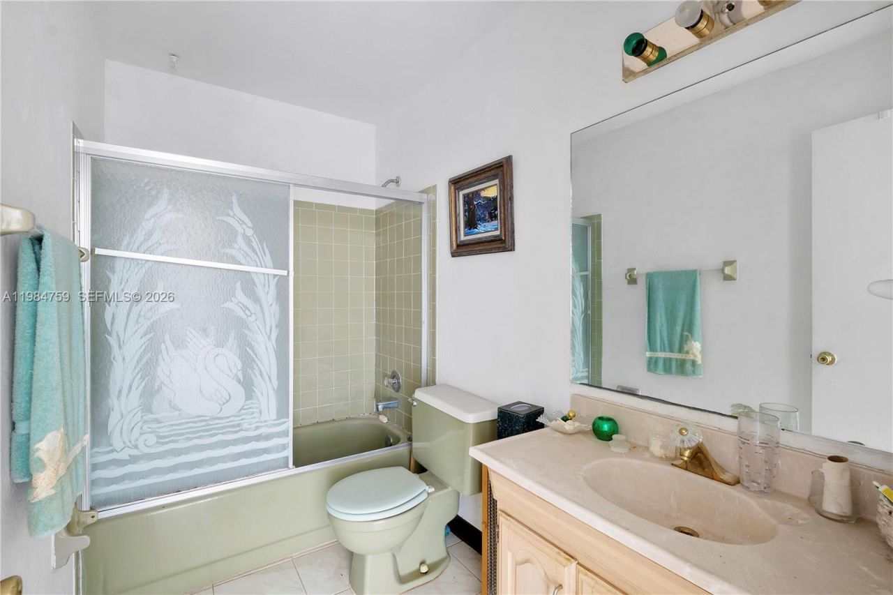 8133 Lagos De Campo Blvd, Unit J-1, Tamarac, FL 33321 Photo