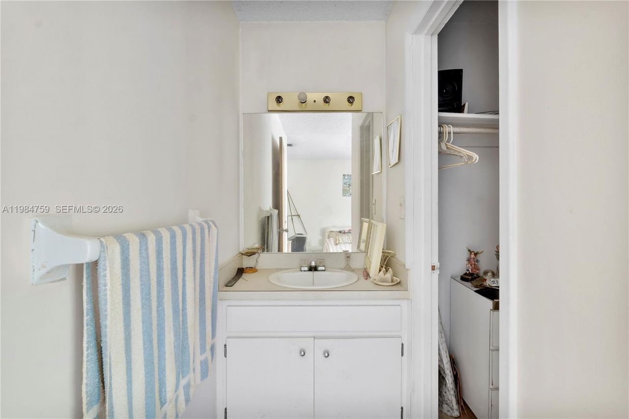 8133 Lagos De Campo Blvd, Unit J-1, Tamarac, FL 33321 Photo