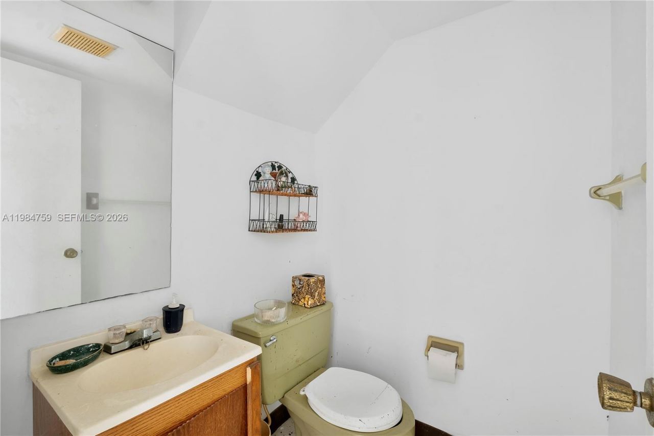 8133 Lagos De Campo Blvd, Unit J-1, Tamarac, FL 33321 Photo