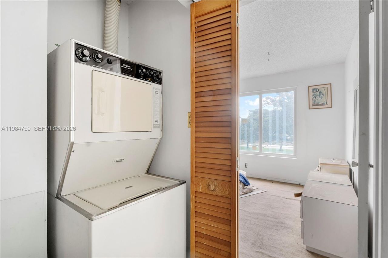 8133 Lagos De Campo Blvd, Unit J-1, Tamarac, FL 33321 Photo