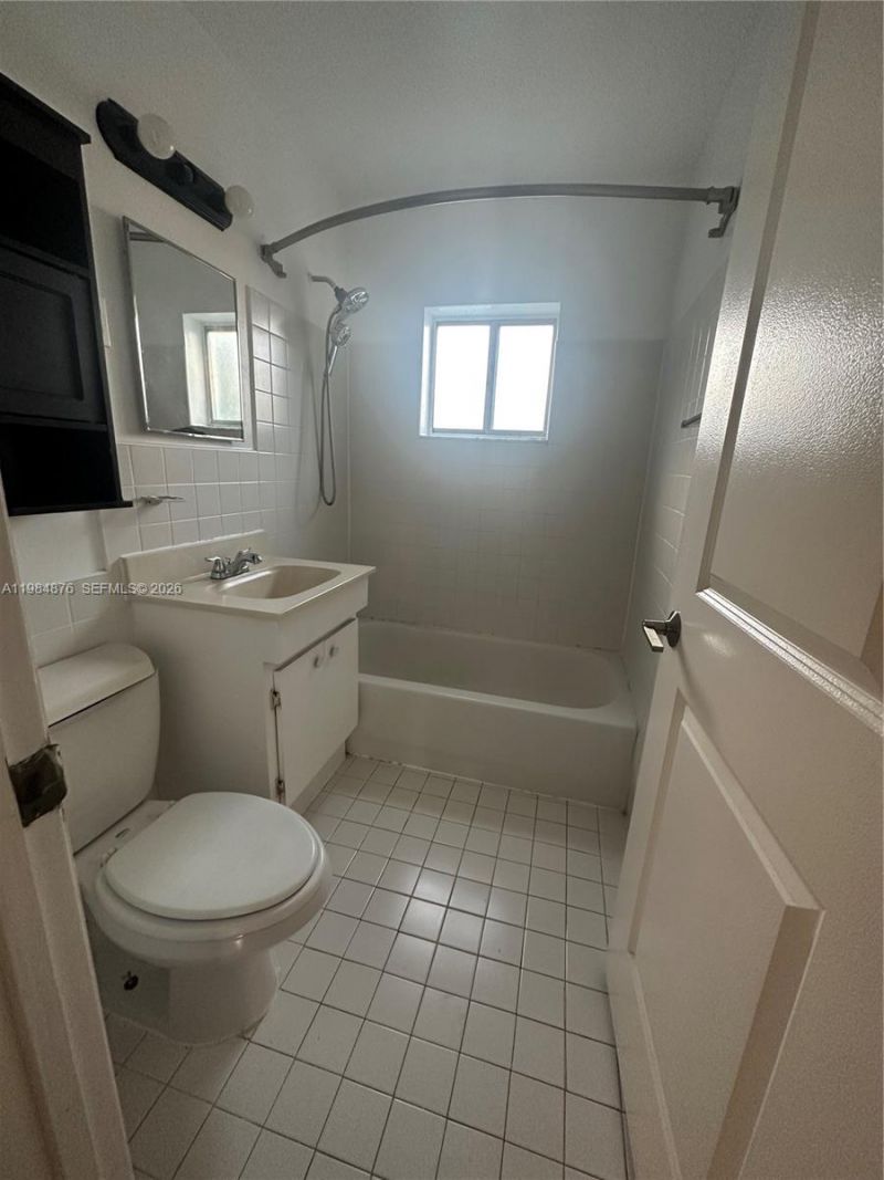 5743 Lincoln St , Unit 1, Hollywood, FL 33021 Photo