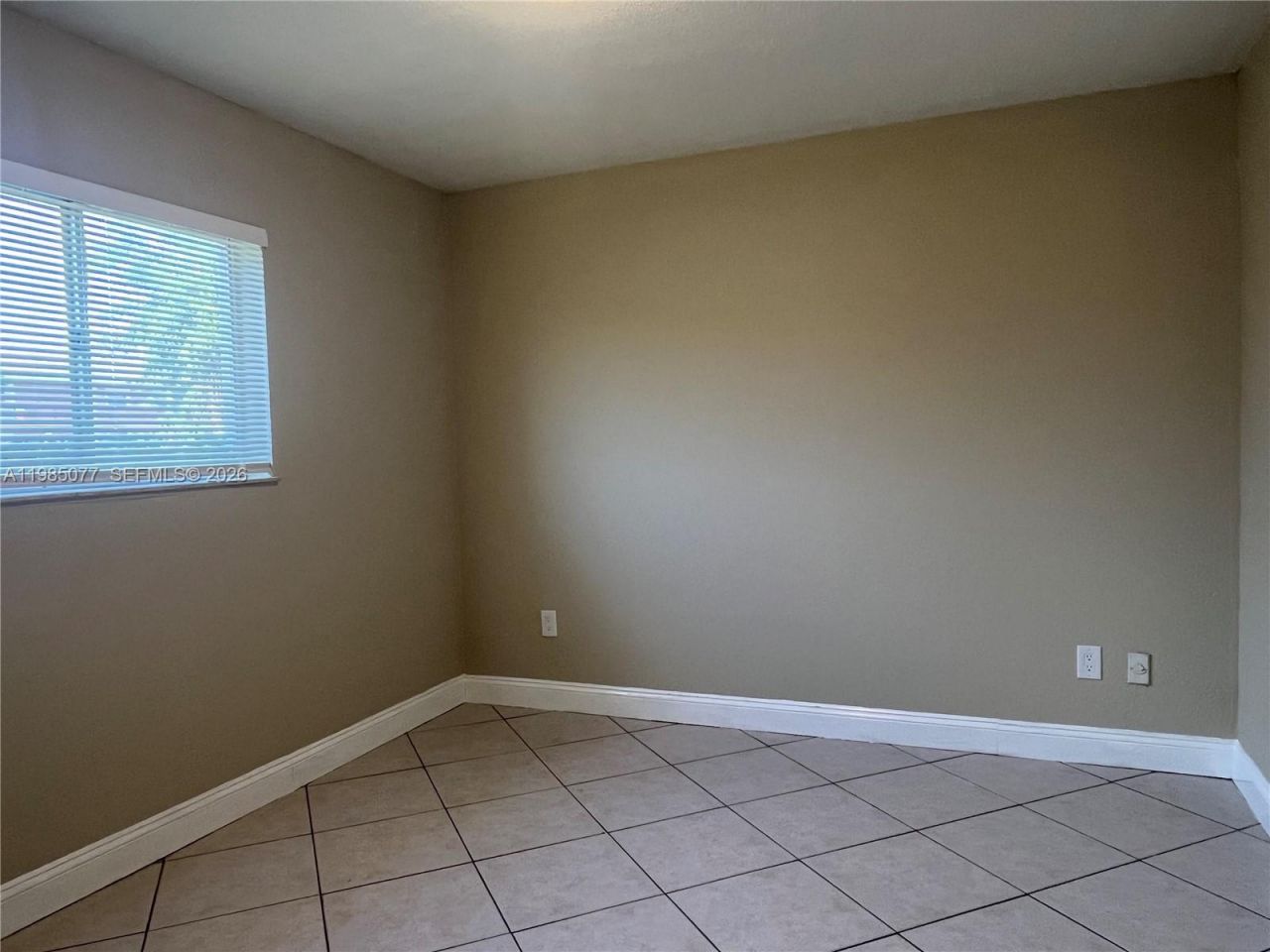 6091 W 22nd Ct, Unit 101, Hialeah, FL 33016 Photo