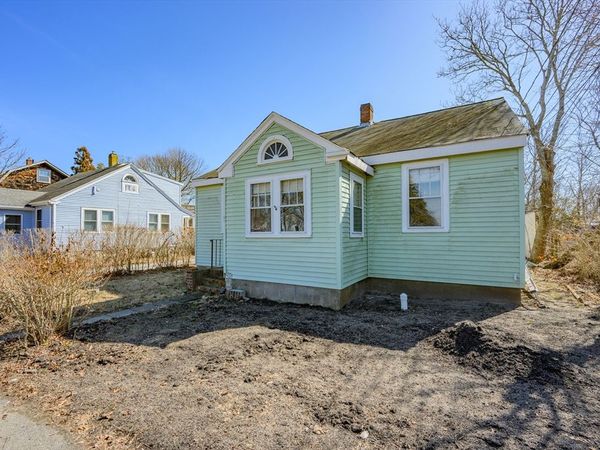 65 Louis St, Barnstable, MA 02601
