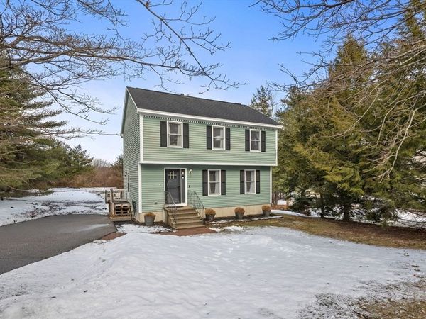 39 Unicorn Cir, Amesbury, MA 01913