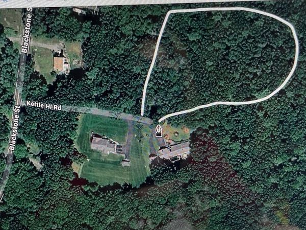 24 Kettle Hill Rd, Uxbridge, MA 01569
