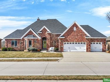 5732 S 239th Street, Elkhorn, NE 68022